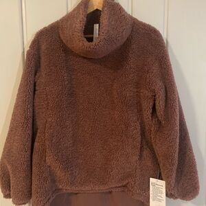 Lululemon warm restore Sherpa pullover size M/L